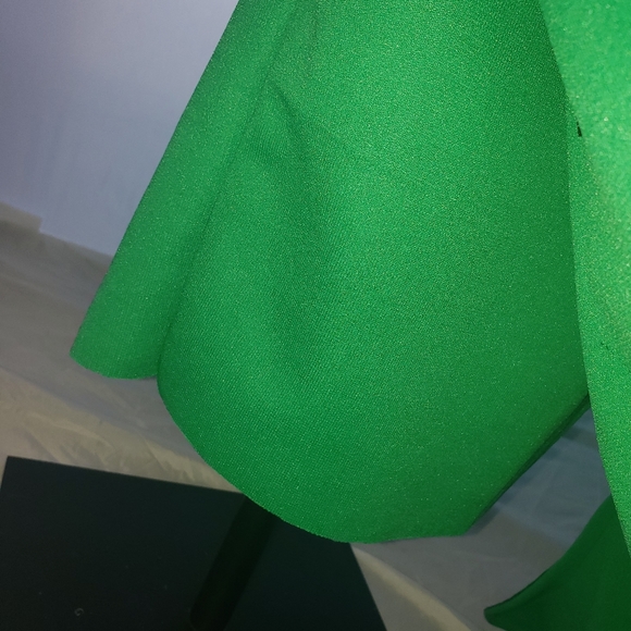Bright green Mermaid style Ariel skirt - Picture 4 of 9